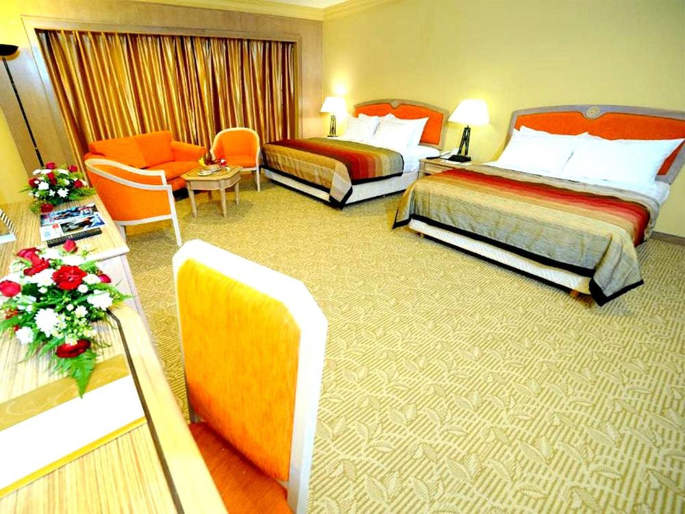 Grand Darul Makmur Hotel Kuantan Extérieur photo