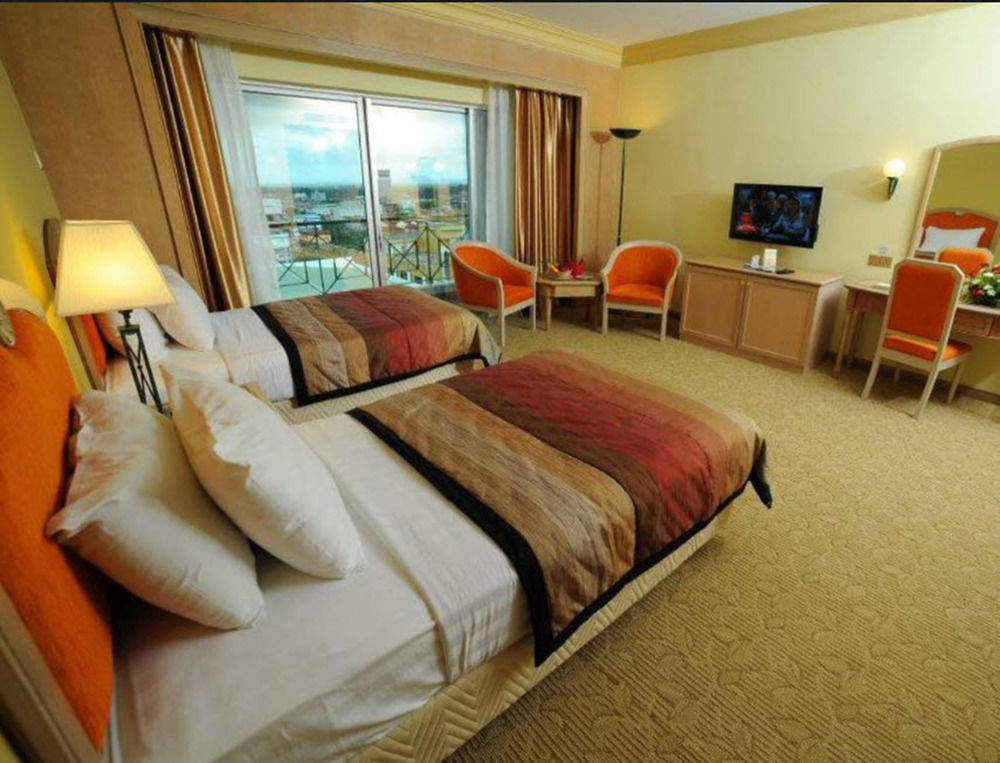Grand Darul Makmur Hotel Kuantan Extérieur photo