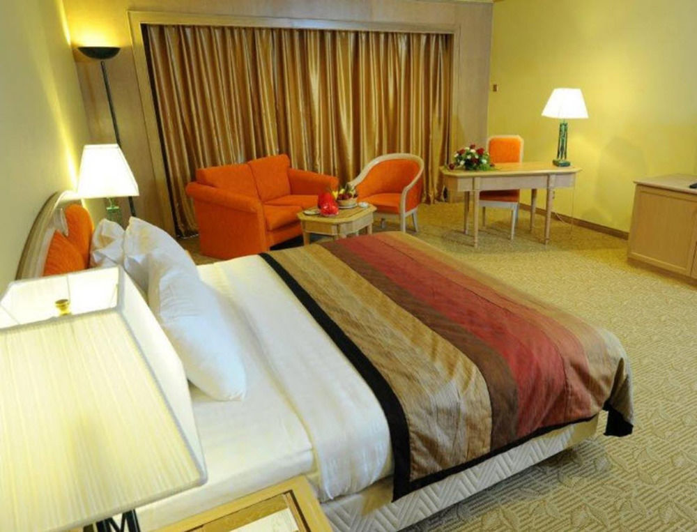 Grand Darul Makmur Hotel Kuantan Extérieur photo